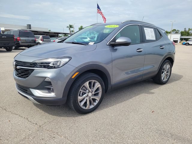 Used 2022 Buick Encore GX Essence w/ Experience Buick Package FWD image 2