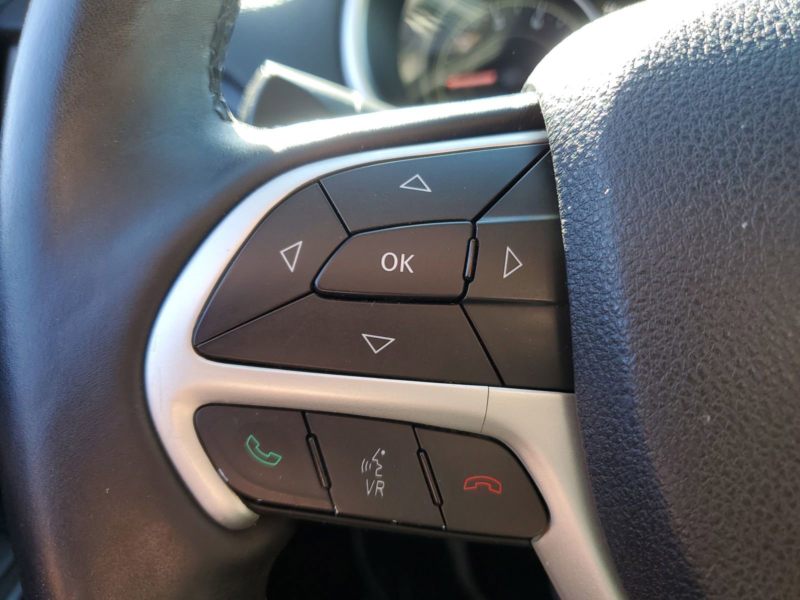 Used 2014 Jeep Cherokee Trailhawk w/ Leather Interior Group AWD/4WD image 22