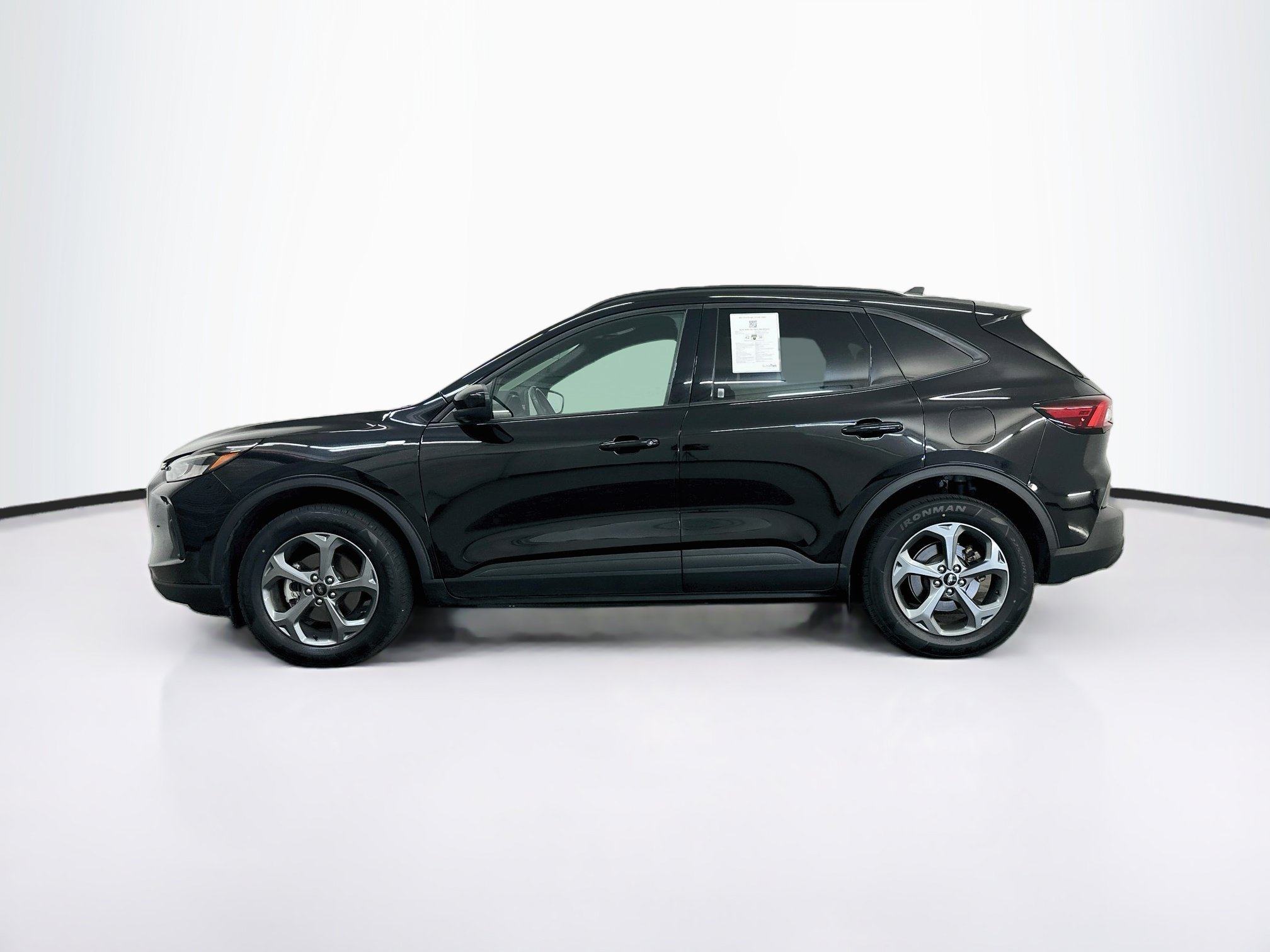 Used 2025 Ford Escape ST-Line Select AWD/4WD image 4