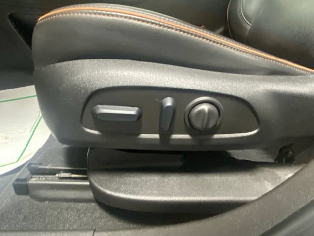 Used 2023 GMC Acadia AT4 w/ Preferred Package AWD/4WD image 11