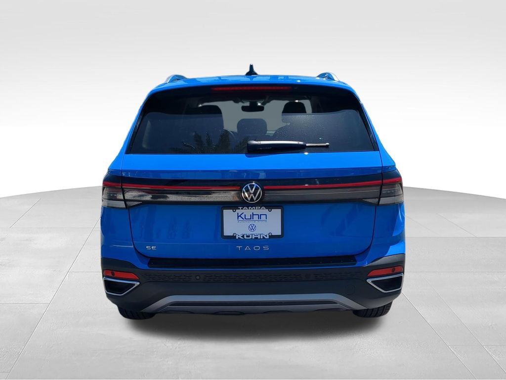 New 2026 Volkswagen Taos SE FWD image 5
