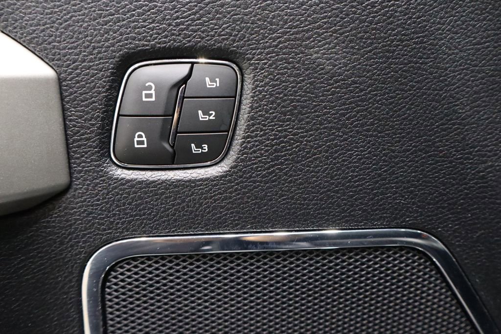 Used 2021 Ford F250 Lariat image 18