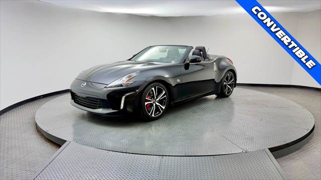 Used 2019 Nissan 370Z Touring Sport RWD image 2