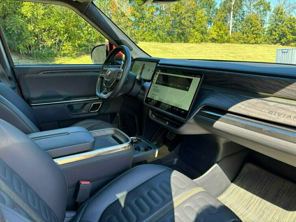 Used 2022 Rivian R1T Launch Edition image 13
