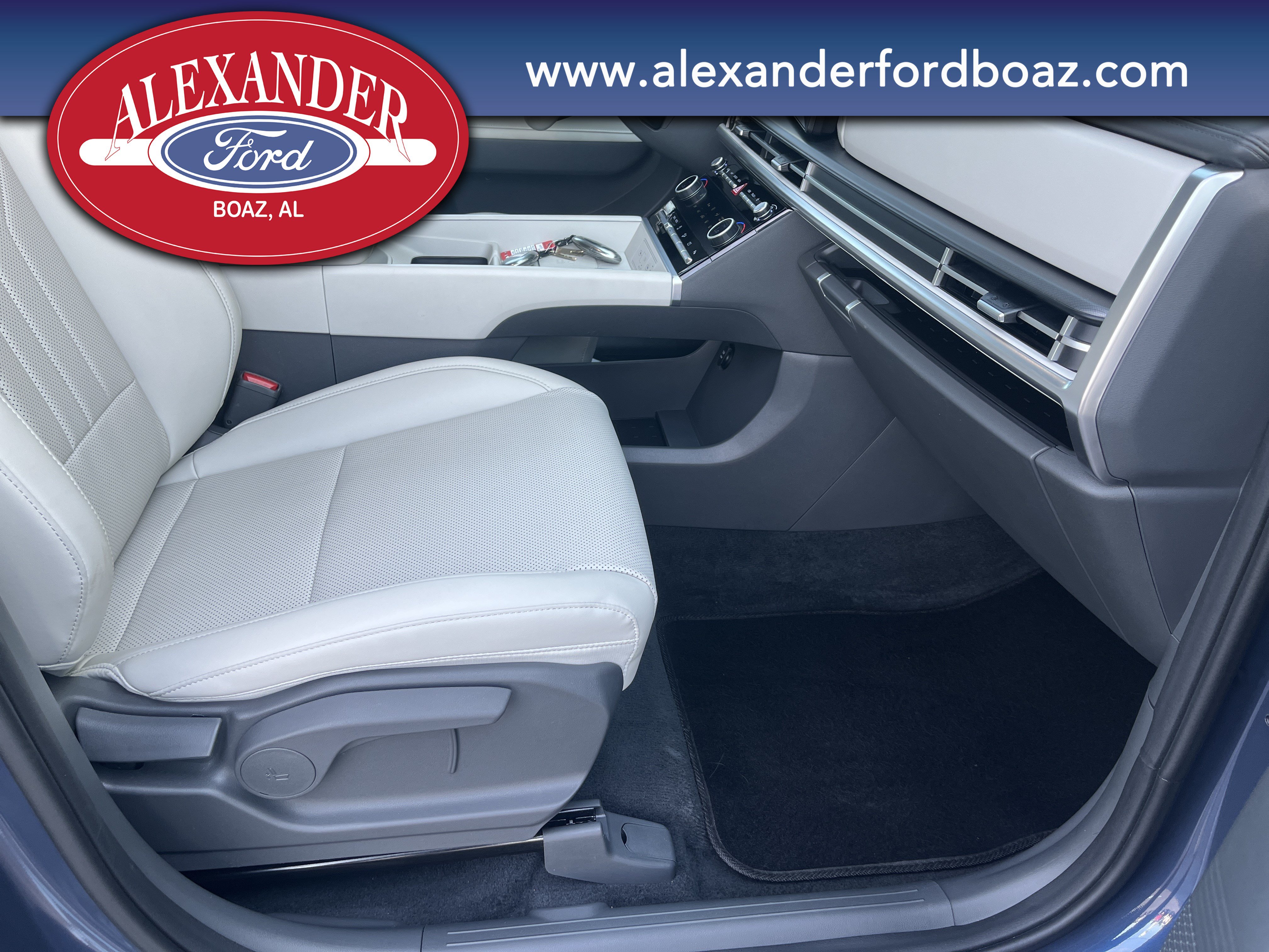 Used 2026 Hyundai Santa Fe SEL FWD image 13