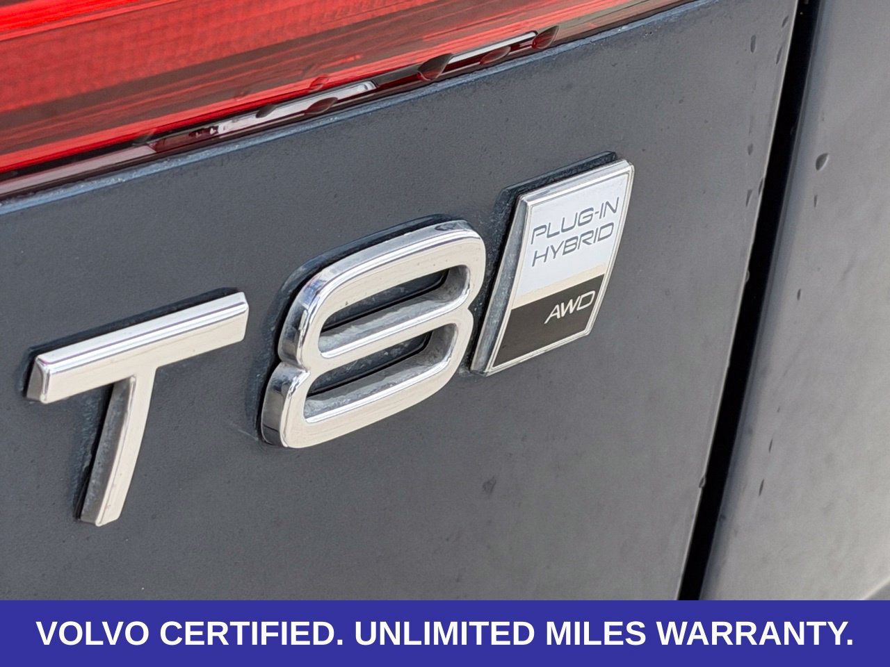 Certified 2025 Volvo XC60 T8 Plus w/ Protection Package Premier AWD/4WD image 13