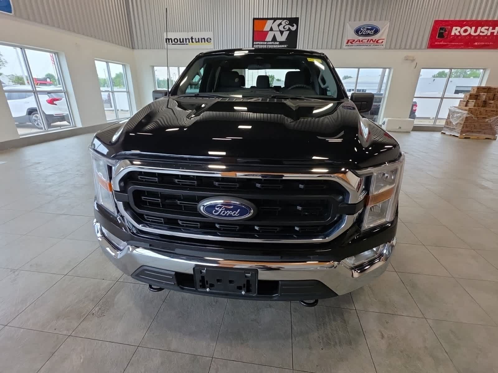 Used 2022 Ford F150 XLT w/ Trailer Tow Package AWD/4WD image 3