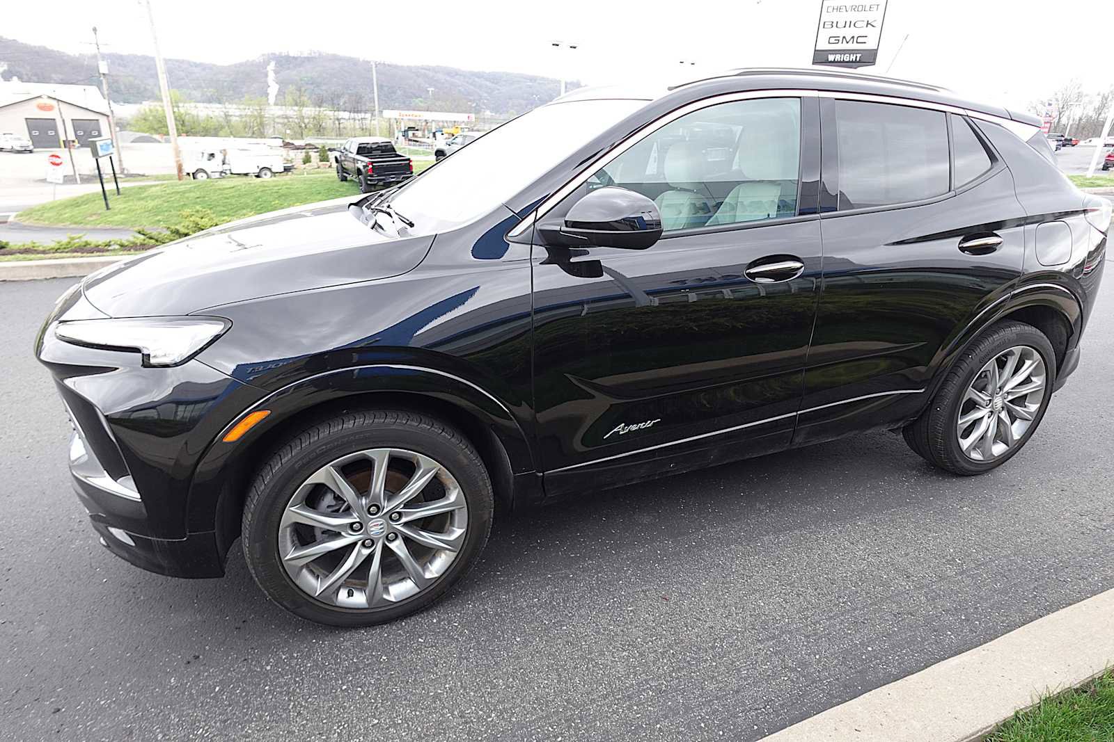 Used 2024 Buick Encore GX Avenir w/ Avenir Convenience Package image 5