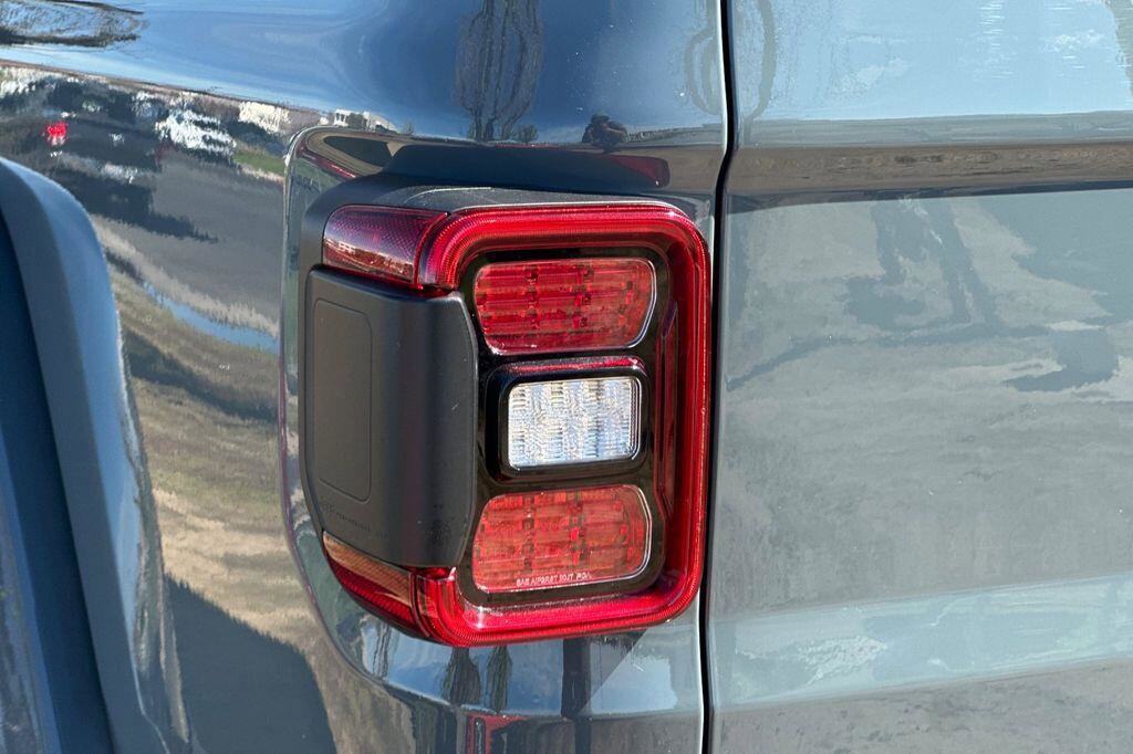 New 2026 Jeep Gladiator Rubicon w/ Safety Group AWD/4WD image 24