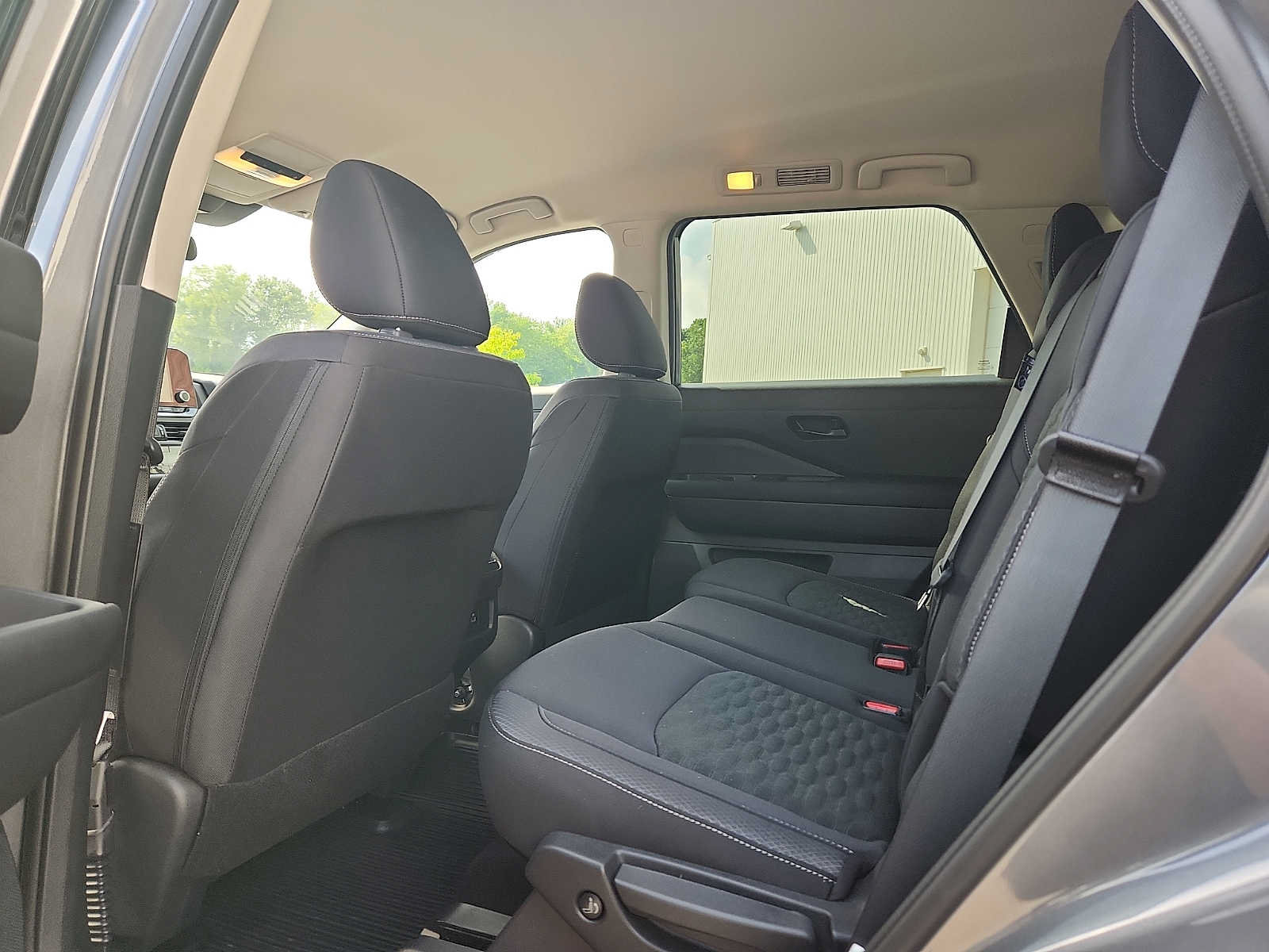 Used 2024 Nissan Pathfinder S AWD/4WD image 10