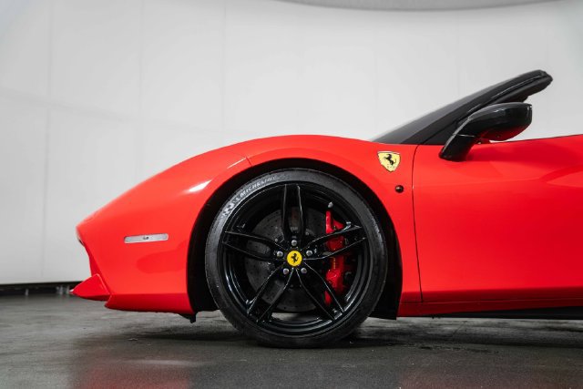 Used 2018 Ferrari 488 Spider RWD image 12