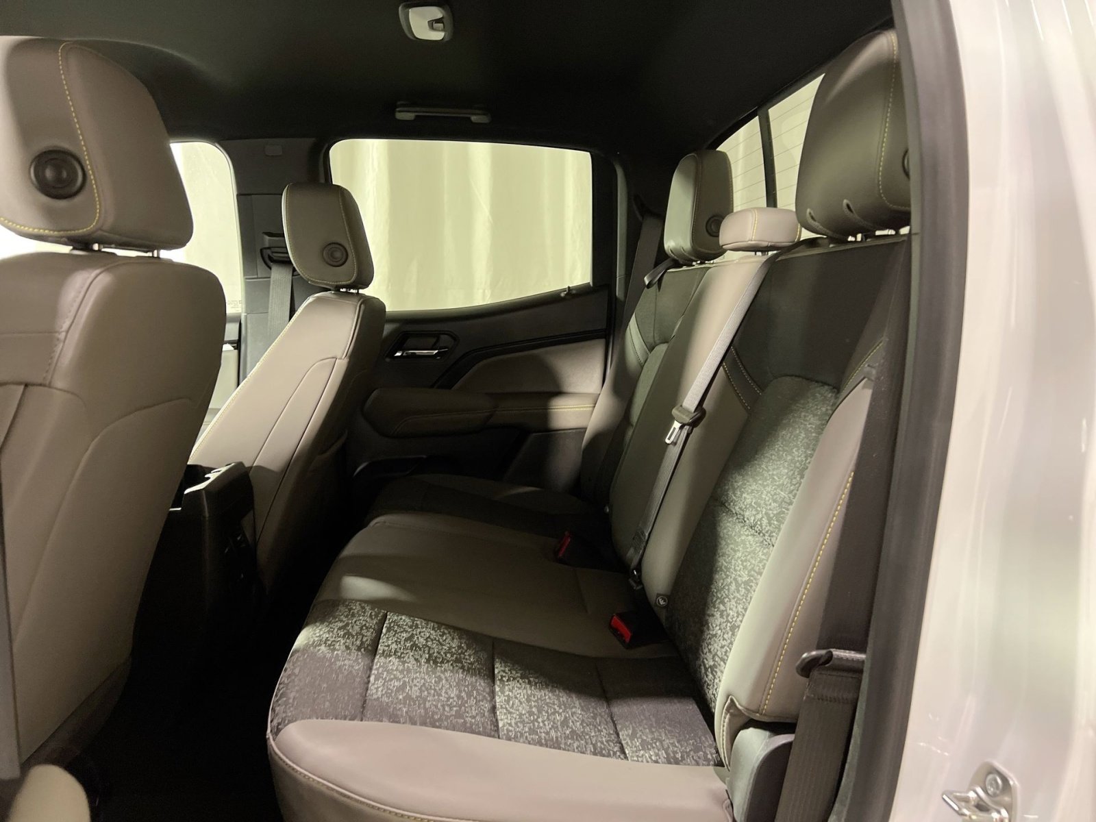 Used 2024 Chevrolet Colorado ZR2 image 25