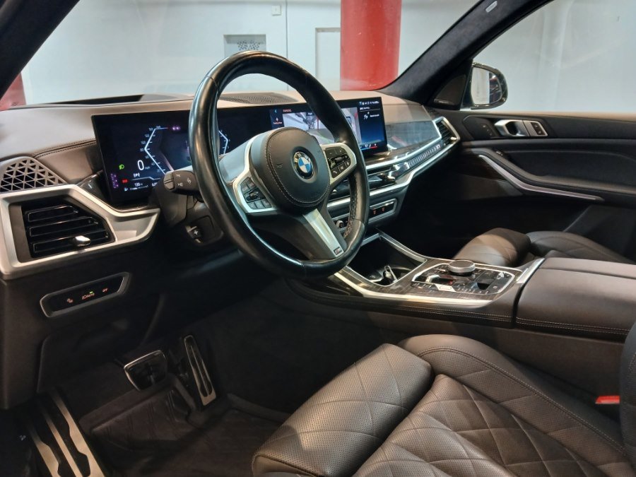 Used 2024 BMW X7 xDrive40i w/ M Sport Package image 8