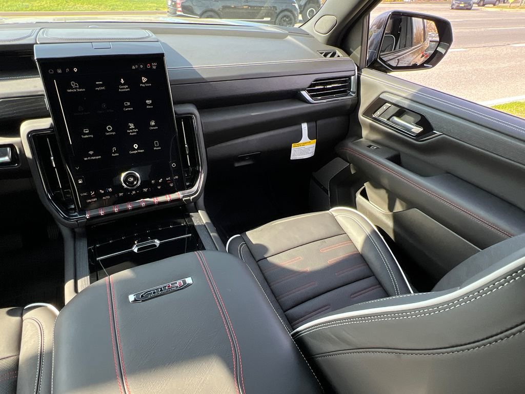 Used 2025 GMC Yukon AT4 Ultimate w/ LPO, Floor Liner Package image 27