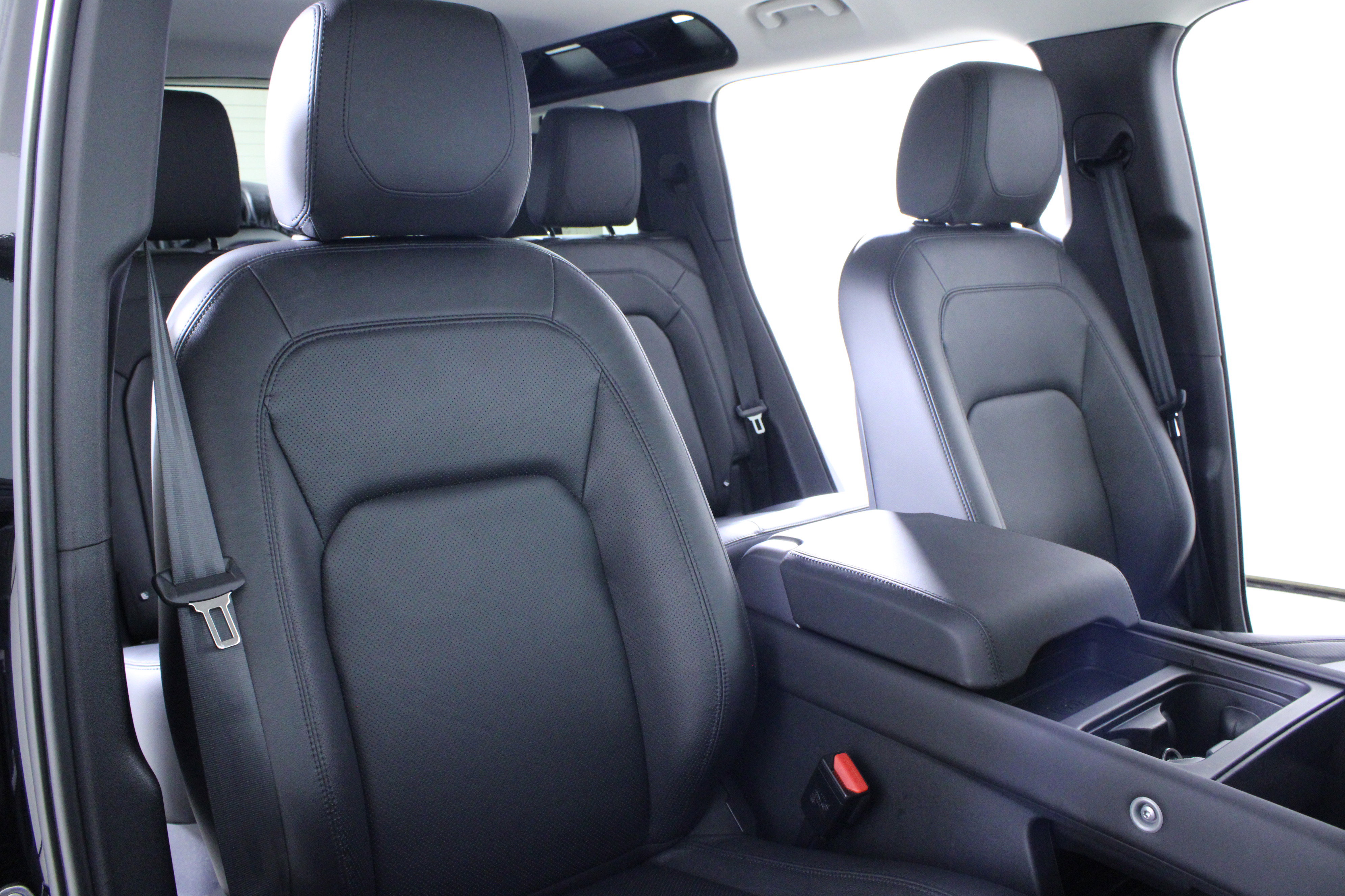 Used 2024 Land Rover Defender 110 S image 17