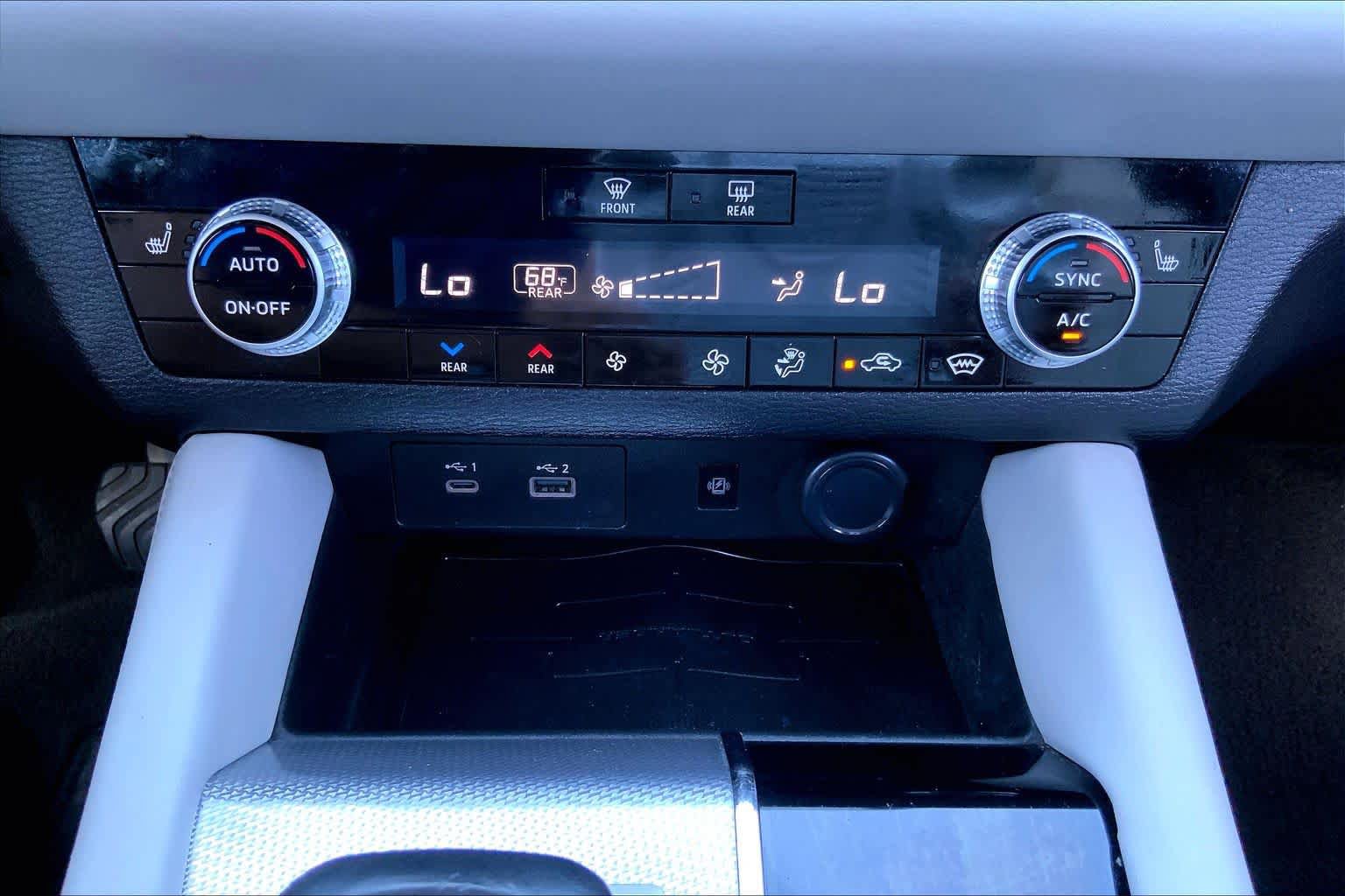 Used 2022 Mitsubishi Outlander SEL AWD/4WD image 34