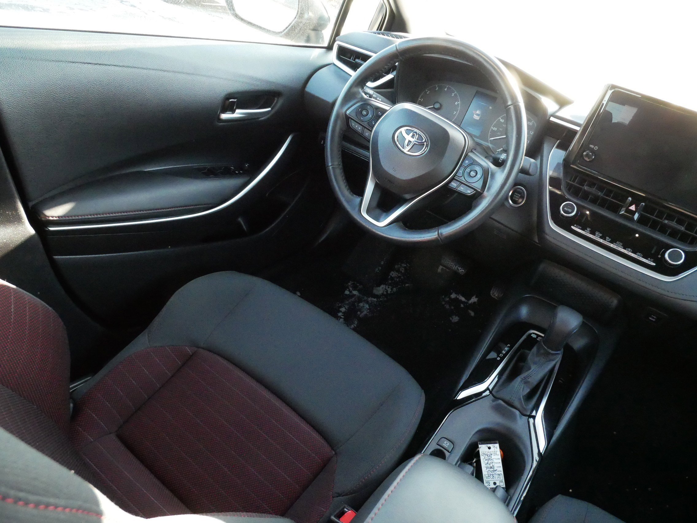 Used 2023 Toyota Corolla SE w/ SE Premium Package image 9