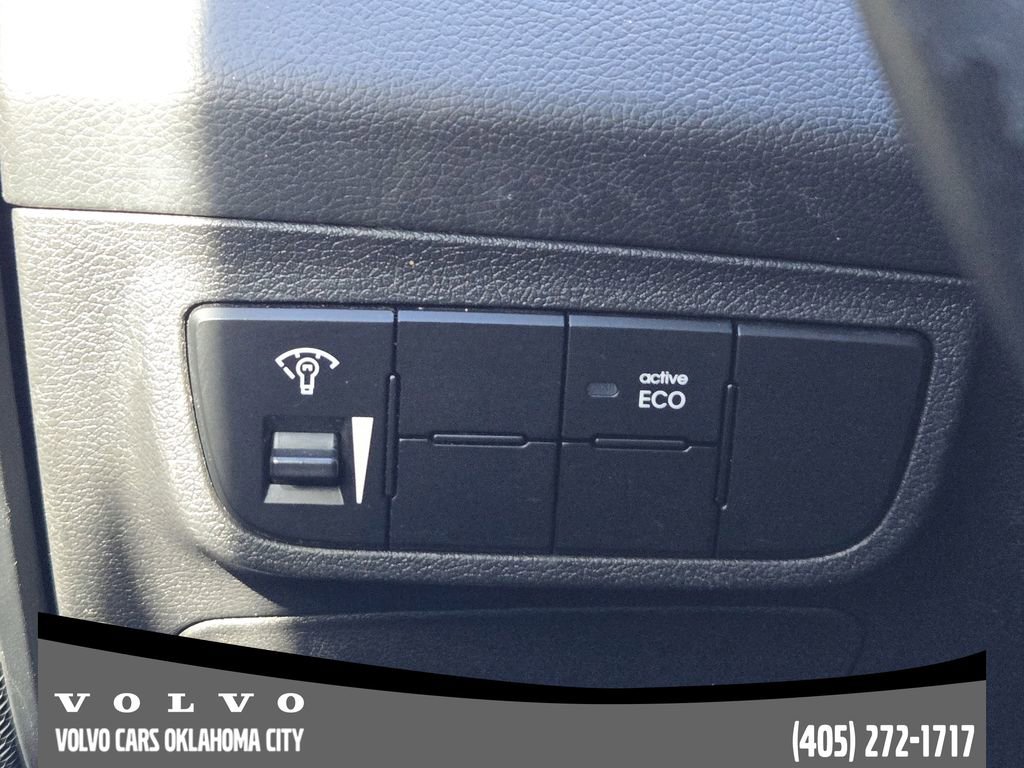 Used 2013 Hyundai Veloster RE:MIX Edition image 22