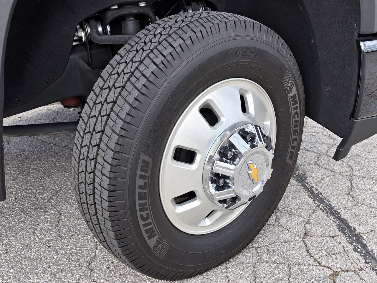 Used 2024 Chevrolet Silverado 3500 High Country w/ High Country Premium Package AWD/4WD image 15