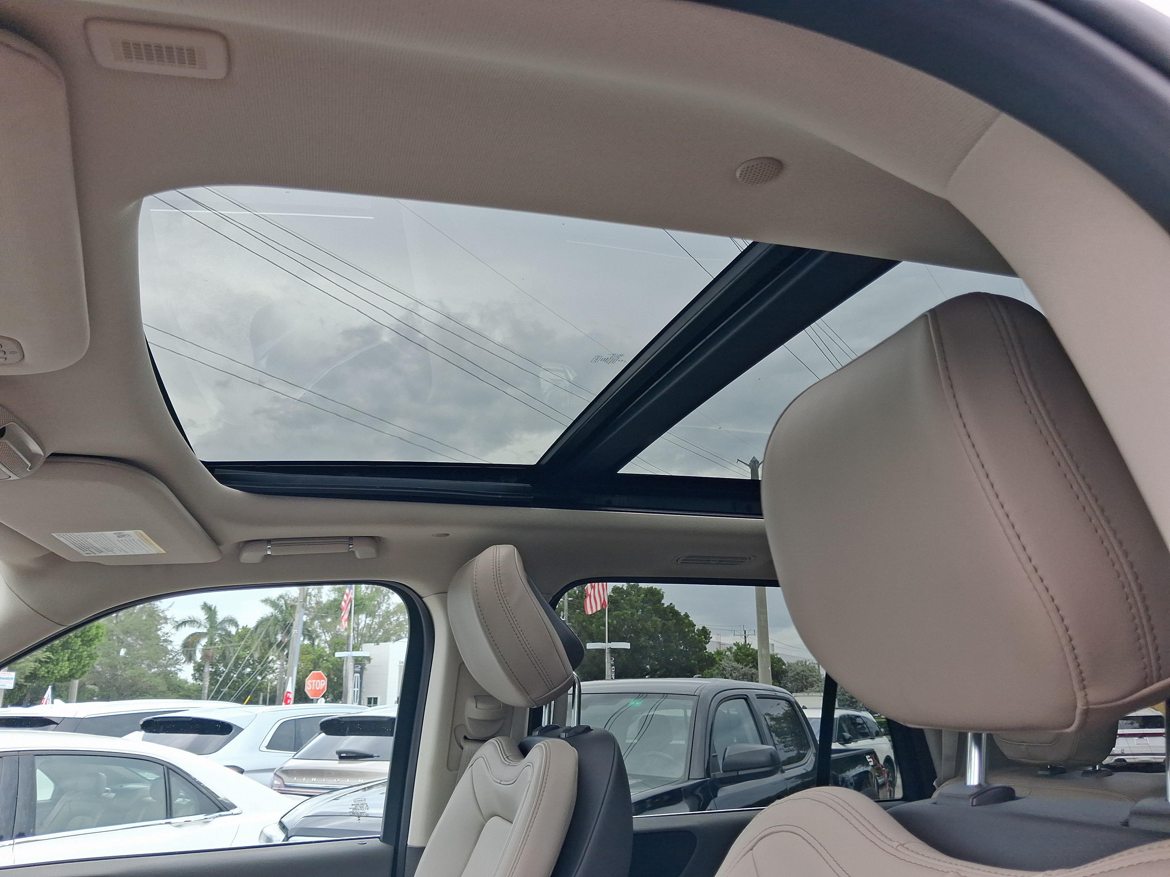 Certified 2024 Lincoln Navigator Premiere AWD/4WD image 12