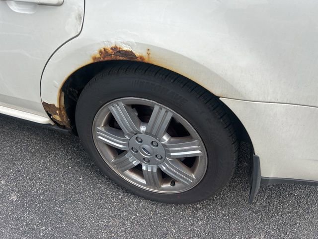 Used 2009 Ford Taurus Limited image 12