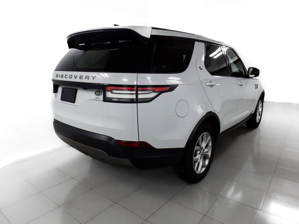 Used 2019 Land Rover Discovery SE image 6