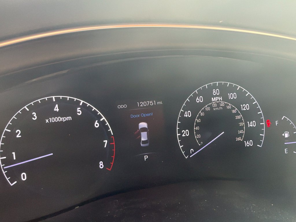 Used 2012 Hyundai Genesis 3.8 w/ Premium Pkg RWD image 3