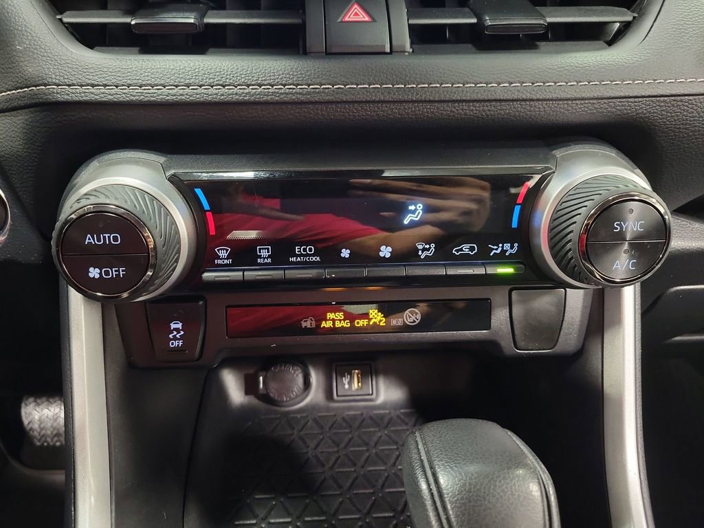 Used 2024 Toyota RAV4 XLE image 17