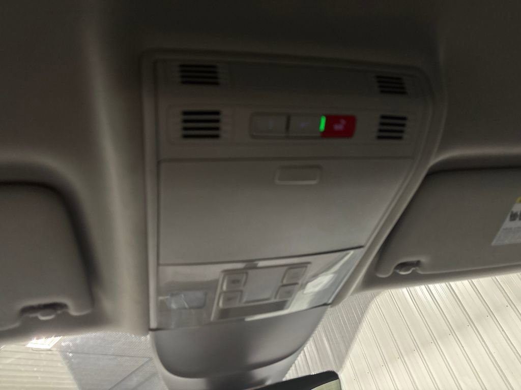 Used 2023 Volkswagen Taos SE image 28