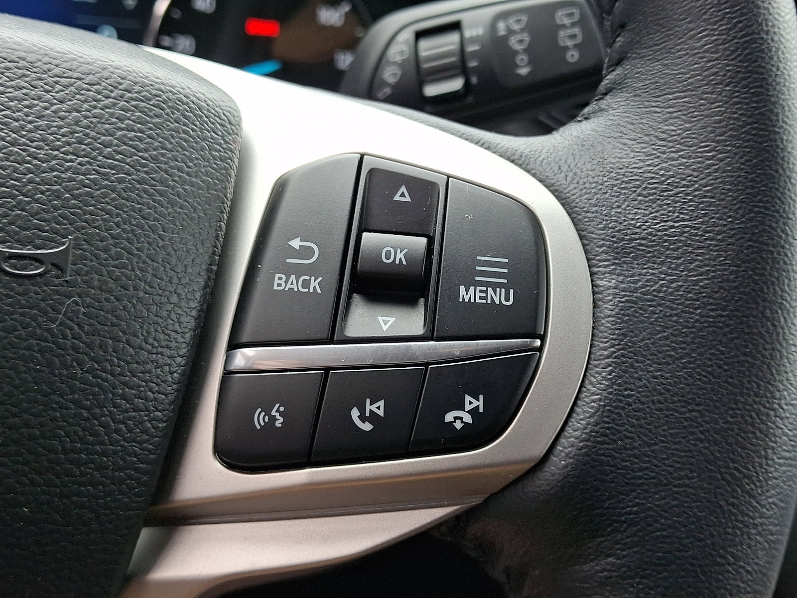 Certified 2023 Ford Explorer XLT image 25