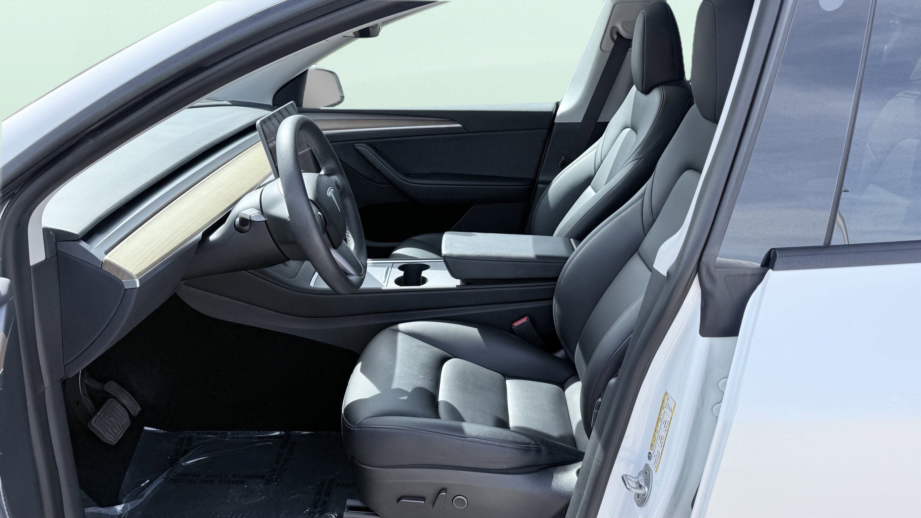 Used 2023 Tesla Model Y Long Range image 19