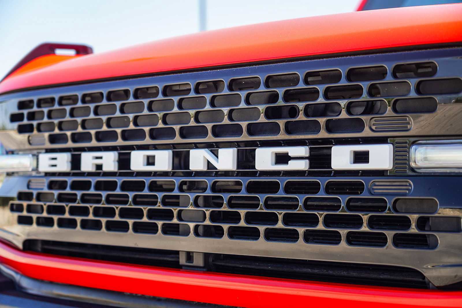 Used 2022 Ford Bronco Wildtrak image 3