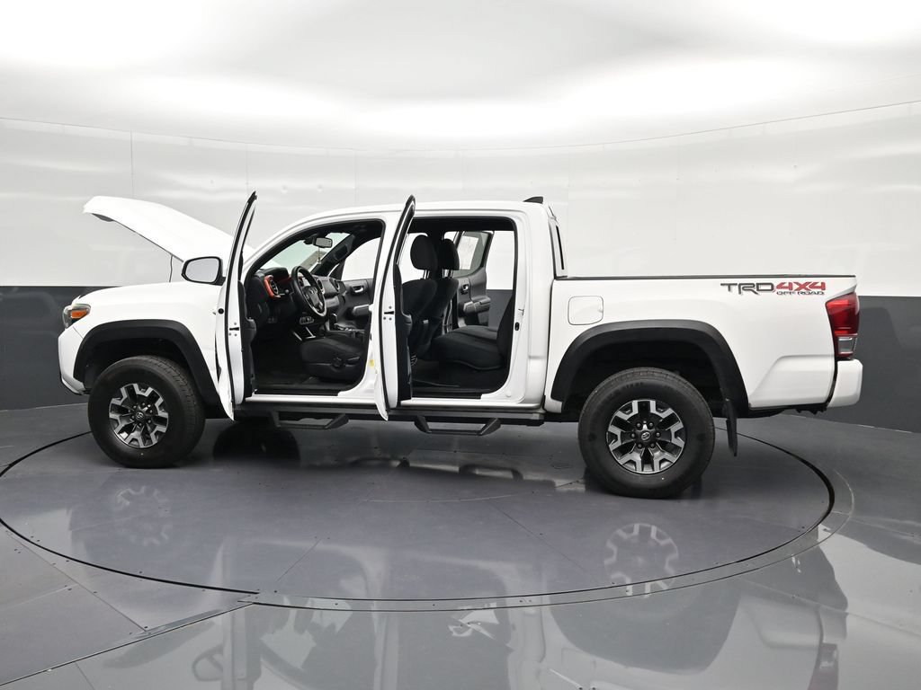Used 2018 Toyota Tacoma TRD Off-Road w/ Technology Package AWD/4WD image 41
