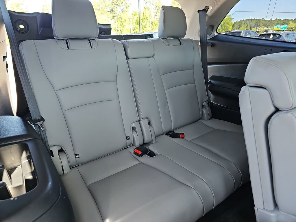 Used 2017 Honda Pilot Touring image 15