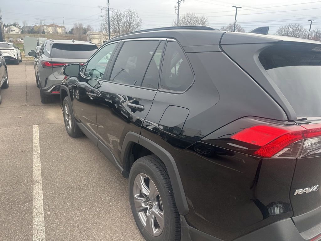 Used 2022 Toyota RAV4 XLE w/ Convenience Package AWD/4WD image 14