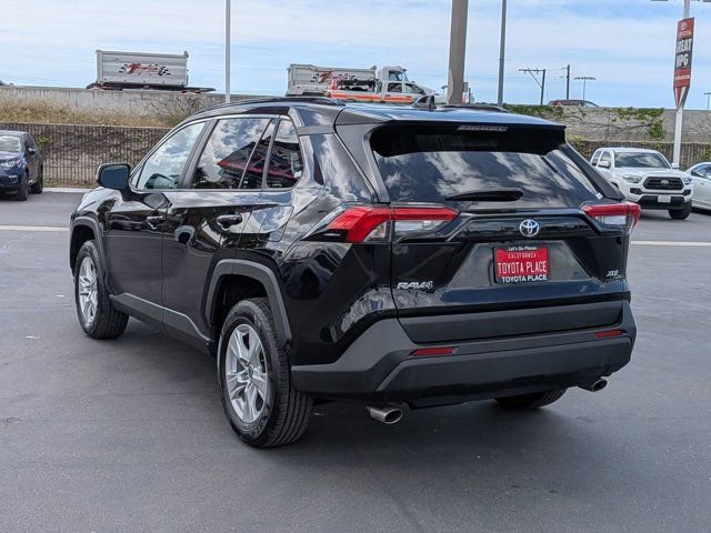 Used 2021 Toyota RAV4 XLE FWD image 11