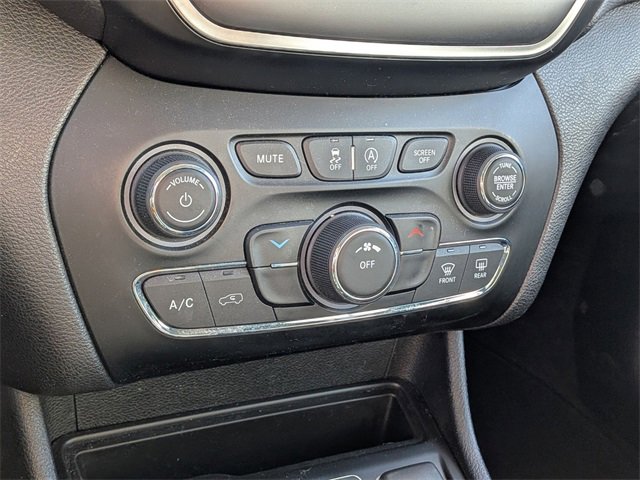 Used 2019 Jeep Cherokee Latitude Plus image 20