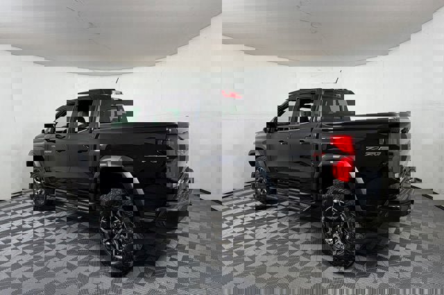 Used 2024 Chevrolet Colorado ZR2 w/ Technology Package AWD/4WD image 3