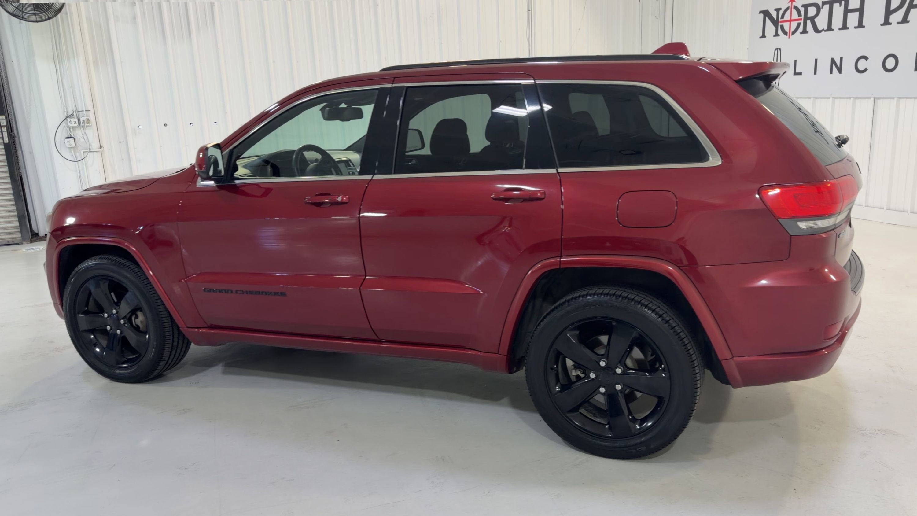 Used 2015 Jeep Grand Cherokee Altitude image 7