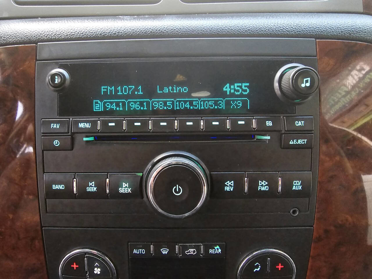 Used 2012 Chevrolet Tahoe LT w/ Texas Edition image 29