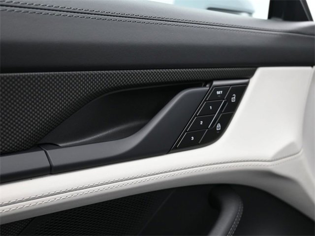 Used 2025 Porsche Taycan GTS image 15