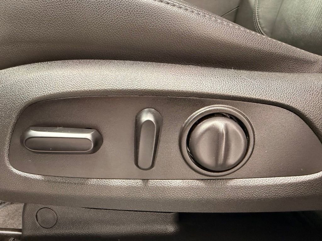 Used 2020 Chevrolet Blazer LT w/ Sound & Technology Package image 23