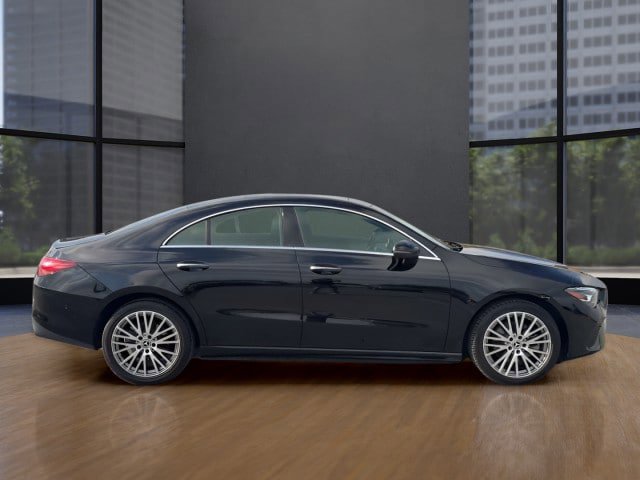 Used 2025 Mercedes-Benz CLA 250 image 4