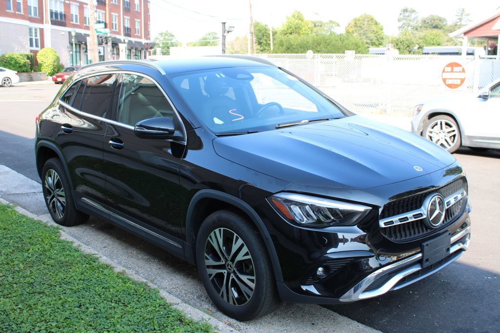 Used 2025 Mercedes-Benz GLA 250 image 4