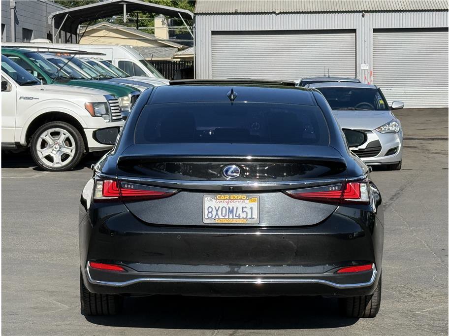 Used 2021 Lexus ES 300h w/ Premium Package image 29