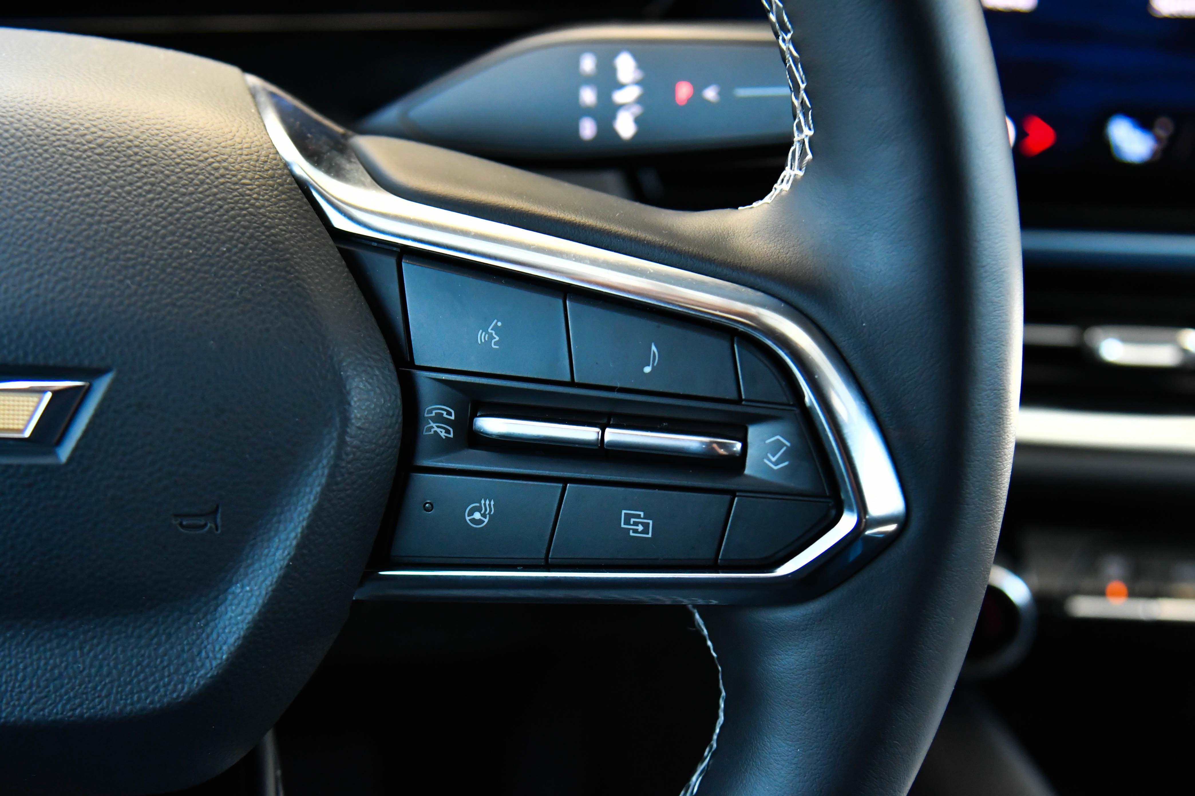 Used 2025 Chevrolet Equinox EV LT FWD image 38