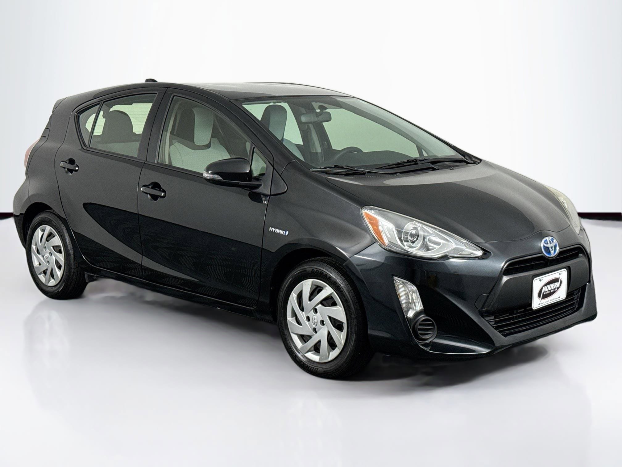 Used 2015 Toyota Prius C One FWD image 2