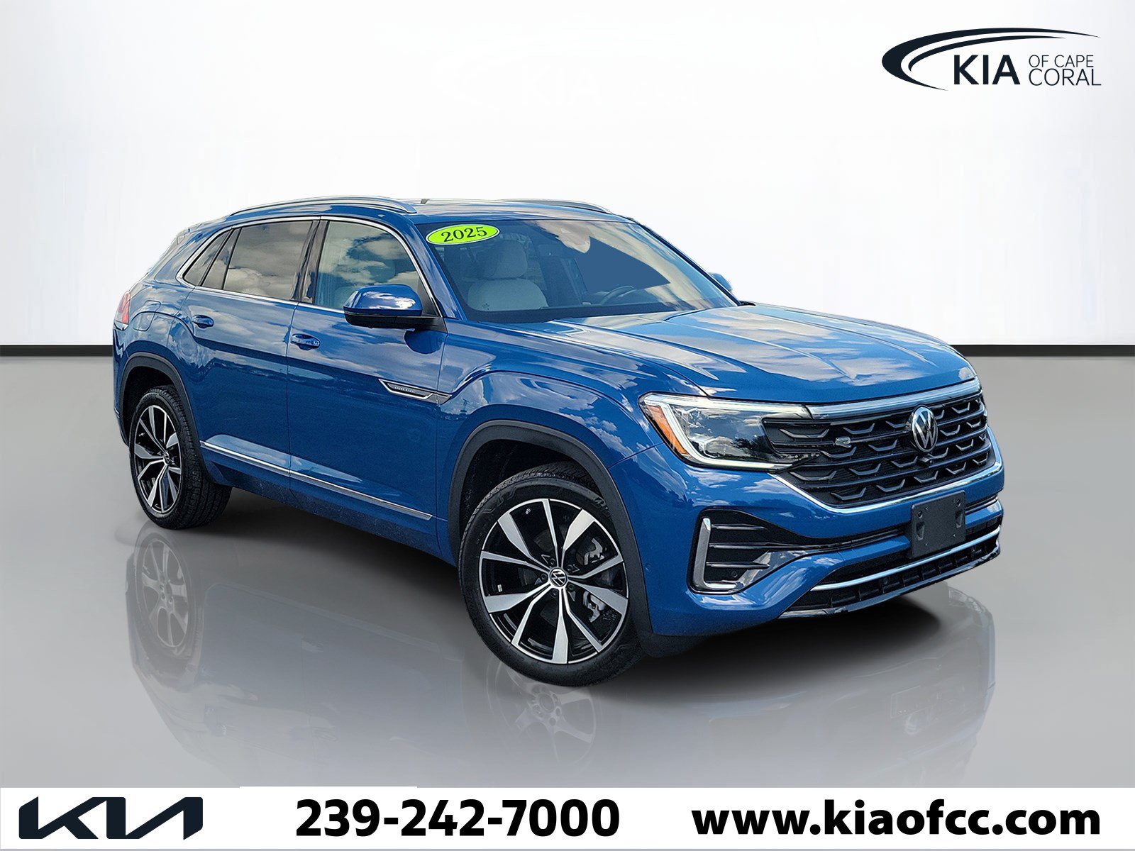 Used 2025 Volkswagen Atlas Cross Sport SEL Premium R-Line AWD/4WD image 1