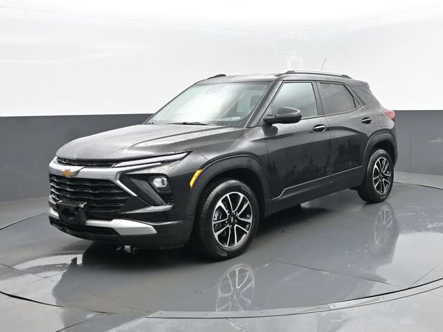 Used 2025 Chevrolet TrailBlazer LT AWD/4WD image 2