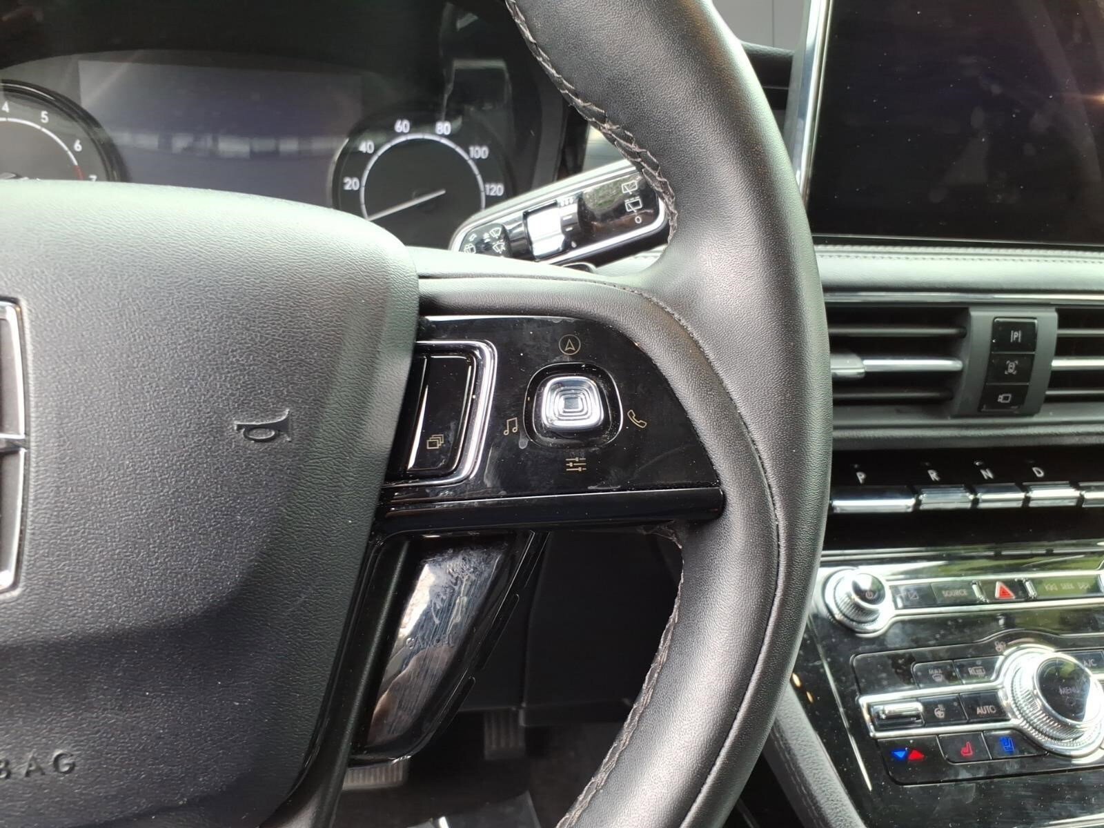 Used 2022 Lincoln Corsair AWD w/ Equipment Group 101A image 12